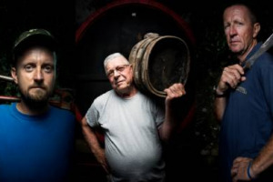 Per raccontare le eccellenze dei territori italiani su cui vola Air Dolomiti ha chiesto &ldquo;la faccia&rdquo; a chi produce il Chianti, dai vignerons ai lavoratori: in &ldquo;The Proud Winegrowers&rdquo;, mostra fotografica all&rsquo;Aeroporto di Monaco di Baviera (3-30 agosto)