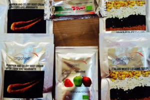 Slow Food alla conquista dello spazio: l’astronauta Samantha Cristoforetti riempe la dispensa dell’Iss con i prodotti dei Presìdi (23 novembre). 50 prodotti e la prima macchina da caffè spaziale “per trasmettere un messaggio alla Terra sul cibo sano”