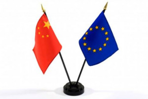 LA PROCEDURA ANTIDUMPING DELLA CINA CONTRO IL VINO UE VERSO LE BATTUTE FINALI. DA OGGI A PECHINO COLLOQUI TRA LA COMMISSIONE E IL GOVERNO DEL CELESTE IMPERO. LE CONCLUSIONI SI APPLICHERANNO A TUTTE LE ESPORTAZIONI DI VINO EUROPEO