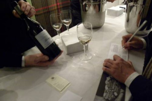 IL FUTURO E&rsquo; BIANCO ! CAMBIANO I TEMPI, CAMBIANO GLI STILI DI VITA. E&rsquo; TEMPO DI VINI BIANCHI DI QUALIT&Agrave;, IN ITALIA E ALL&rsquo;ESTERO: IL PUNTO DI VISTA DEGLI ESPERTI DEL MONDO ANGLOSASSONE. 3,4 MILIONI DI EURO PER PROMUOVERE IL GRANDE &ldquo;COLLIO BIANCO&rdquo;