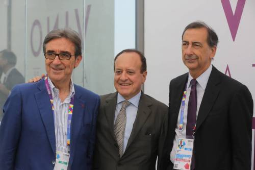Il presidente del Comitato Scientifico Paduiglione Vino Cotarella, il dg VeronaFiere Mantovani e il Commissario Expo Sala