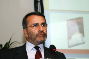 PAOLO CUCCIA, PRESIDENTE GAMBERO ROSSO SPIEGA: &ldquo;CERNILLI CONSULENTE DI IMPORTANTI ISTITUZIONI &hellip; ARRIVANO CONSULENTI INTERNAZIONALI AL GAMBERO ROSSO (SUCKLING E BETTANE-DESSAUVE) &hellip; LA DIREZIONE DEI &ldquo;TRE BICCHIERI&rdquo;? A SABELLICO-GUERINI-FABRIZIO&rdquo;