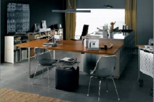 VINITALY (VERONA, 3/7 APRILE) - METTI I FORNELLI E BOTTIGLIE ACCANTO AL PC: ARRIVA L’ENO-SCRIVANIA, LA NUOVA OSSESSIONE DI MANAGER-GOURMET. SEMPRE PIÙ SOTTILE LA DIVISIONE TRA PROFESSIONE E TEMPO LIBERO, E L’HOME OFFICE SI ATTREZZA ...