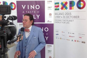 &Egrave; il celebre critico d&rsquo;arte Philippe Daverio, nonch&eacute; sempre pi&ugrave; &ldquo;aficionado&rdquo; del mondo di Bacco &ldquo;L&rsquo;Uomo dell&rsquo;Anno 2014&rdquo;, secondo l&rsquo;associazione Donne del Vino. La premiazione di scena domani a Roma al Museo Nazionale di Palazzo Venezia