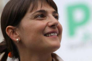 AL FRIULI VENEZIA GIULIA MANCANO 8 MILIONI DI EURO, IL &ldquo;RISARCIMENTO&rdquo; PER LA CREAZIONE DELLA DOC INTERREGIONALE PROSECCO, NATA PER LA TUTELA DELLE CELEBRI BOLLICINE. LA PRESIDENTE DELLA REGIONE DEBORA SERRACCHIANI A WINENEWS: &ldquo;FONDI MAI ARRIVATI&rdquo;