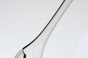 Tra lui & lei c&rsquo;&egrave; un romantico decanter: si chiama &ldquo;Black Tie Face to Face&rdquo; perch&eacute; nella silouette ha due volti che si guardano come gli innamorati (&egrave; possibile metterci la propria faccia!) mentre il vino decanta. &Egrave; l&rsquo;idea di Riedel per San Valentino