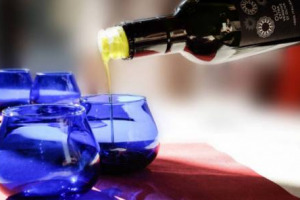 È tempo dell’“olio novo” dell’annata 2017, scarsa seppur meno del previsto, ma ottima. A celebrarlo l’Olio Day per una buona causa a Dievole in Chianti Classico (5 novembre), e da oltre 40 anni l’antico borgo di Cartoceto nelle Marche (4-12 novembre)