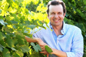 L&rsquo;ultima sfida di Zonin? In Cile, in collaborazione con la famiglia Vial. Le uve dei migliori terroir del Paese andino ed il know how dell&rsquo;azienda veneta per un brand tutto nuovo, &ldquo;Dos Almas&rdquo;, tra Cabernet Sauvignon, Carmenere e ... bollicine