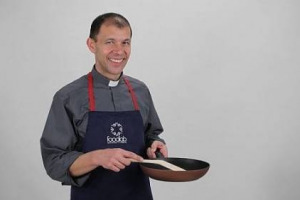 L&rsquo;ultima star dei fornelli sul web? Si chiama don Pierluigi Plata, &egrave; un cappellano militare e sul suo canale YouYube lancia &ldquo;Ricette dal Vangelo&rdquo;, un viaggio tra cibo e alimentazione attraverso il racconto nei testi sacri del Cristianesimo