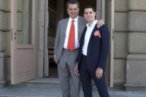 Se n&rsquo;&egrave; andato troppo presto, Filippo Corsini, giovanissimo rampollo dei Principi Corsini, tra le dinastie nobiliari pi&ugrave; importanti d&rsquo;Italia e del vino, scomparso a 21 anni, il 31 ottobre a Londra, dove studiava, dividendosi tra Toscana e Inghilterra