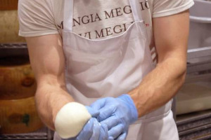 Eataly arriva a Mosca, ma con le limitazioni all’export agroalimentare la maggioranza dei prodotti in vendita sarà russa. Un’eccezione? No, dagli Usa al Brasile il made in Italy non è sempre possibile, come racconta a WineNews Francesco Farinetti