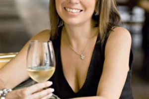 CON VERONAFIERE IL “NOVELLO” DA SALONE DIVENTA “ANTEPRIMA”: DAL 4 AL 6 NOVEMBRE, IN GRAN GUARDIA (VERONA), E IN AUDIOVISIONE CON ROMA, FORMULA NUOVA PER RILANCIARNE L’IMMAGINE. A WINENEWS LA SPIEGA ELENA AMADINI, BRAND MANAGER VINITALY