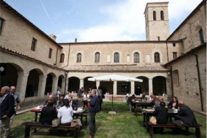 &ldquo;ENOLOGICA 32&rdquo;, &ldquo;FRANCIACORTA IN CANTINA&rdquo; E &ldquo;BENVENUTA VENDEMMIA&rdquo;: ARCHIVIATA LA RACCOLTA DI BIANCHI E BOLLICINE, CON IL &ldquo;TESTIMONE&rdquo; DELLA VENDEMMIA CHE PASSA NELLE MANI DEI TERROIR &ldquo;ROSSISTI&rdquo;, I GRANDI TERRITORI DEL VINO SI METTONO IN MOSTRA