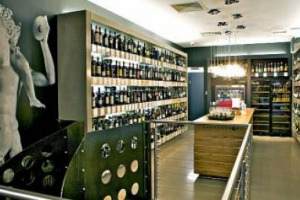 APRE A LONDRA LA PRIMA ENOTECA SPECIALIZZATA IN VINI ITALIANI. IL NUOVO NEGOZIO CON SEDE NELL&rsquo;ESCLUSIVO QUARTIERE DI SOUTH KENSINGTON, VANTA LA PI&Ugrave; GRANDE SELEZIONE DI VINI ITALIANI DEL PAESE CON PI&Ugrave; DI 500 VINI PROVENIENTI DALLO STIVALE