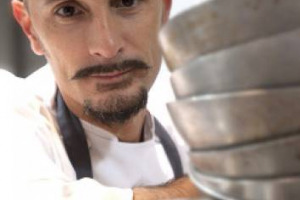 Joan Roca è il miglior chef del mondo per la neonata classifica Top 300 Best Chef Awards, seguito dal francese Michel Bras e dallo spagnolo David Munoz: Enrico Crippa primo dei 36 italiani al numero 6, Massimo Bottura al 9 e Davide Scabin al 16