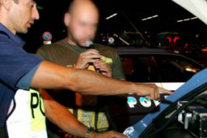 &ldquo;Dei 1.000 etilometri in dotazione alla Polizia Stradale, la met&agrave; &egrave; fuori uso, nei laboratori in attesa di revisione&rdquo;: a dirlo l&rsquo;Associazione Sostenitori e Amici della Polizia Stradale (Asaps). &ldquo;E nel 2015 niente dati sugli incidenti alcol-correlati&rdquo;