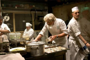 PASQUA È ALLE PORTE, E COME SEMPRE SARÀ L’AGNELLO IL PROTAGONISTA IN TAVOLA. E, IMMANCABILMENTE, ARRIVANO ANCHE LE PROTESTE DEGLI ANIMALISTI CONTRO LA “MATTANZA” DEI GIOVANI OVINI. MA LA CUCINA ACCONTENTA TUTTI: PAROLA DI FABIO PICCHI