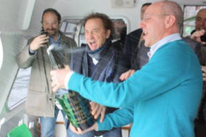ECCO LA &ldquo;RISERVA DEI CONSOLI&rdquo;, LA CUV&Eacute;E A BASE CHARDONNAY DEDICATA AGLI AMICI DELL&rsquo;ARCIPELAGO MURATORI, DA ROBY FACCHINETTI DEI POOH A FEDERICO QUARANTA DI DECANTER, DA GIANFRANCO VISSANI AD ATTILIO SCIENZA