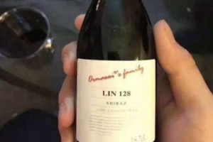 Il mercato del vino in Cina cresce, e con esso il fenomeno della contraffazione. Ultimo caso scoperto dalle autorit&agrave;, quello di 50.000 bottiglie di falso Penfolds sequestrate, per una truffa dal valore stimato di 3,7 milioni di dollari