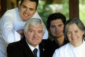 Top 100 Classical & Heritage Restaurants: la cucina francese fa incetta di posizioni nella classifica di Opinionated About Dining, con lo svizzero Hôtel de Ville in vetta e 15 ristoranti italiani presenti, primo Dal Pescatore alla posizione numero 12