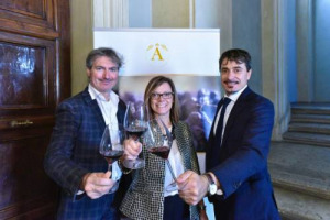 La Doc Valpolicella compie 50 anni e l&rsquo;Associazione delle Famiglie Storiche, che unisce 13 realt&agrave; top, festeggia con degustazioni di annate storiche di Amarone e di altri grandi vini del territorio in due Paesi &ldquo;fan&rdquo;, il Canada e gli Stati Uniti