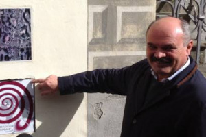 LE STELLE DEL BRUNELLO, VENDEMMIA 2013, SONO 4 SVELATE IERI A &ldquo;BENVENUTO BRUNELLO&rdquo;. BINDOCCI: &ldquo;ASPETTATIVE PER VINI DA INVECCHIAMENTO&rdquo;. E FARINETTI FIRMA LA &ldquo;PIASTRELLA&rdquo; CELEBRATIVA: &ldquo;PENSARE LOCALE AGIRE GLOBALE&rdquo; IL MOTTO SCELTO DAL PATRON DI EATALY