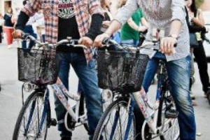 L’ITALIA DEL GUSTO CON FEDE & TINTO SU LA7D: ECCO “FUORI DI GUSTO”, ROAD TRIP TRA I SAPORI E I PAESAGGI DEL BELPAESE CON IL CELEBRE DUO DI “DECANTER” DI RADIO2. CON LA7 SEMPRE PIÙ RETE TV D’ELEZIONE DELL’ENOGASTRONOMIA ITALIANA