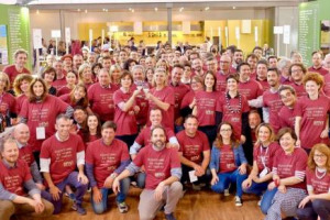 #fiVINOburocrazia: 7 proposte per riportare la vigna al centro del lavoro del vignaiolo riassunte dall&rsquo;hashtag sulle magliette di 115 vignaioli. Cos&igrave; la Federazione Italiana Vignaioli Indipendenti protesta al Vinitaly contro il peso degli adempimenti