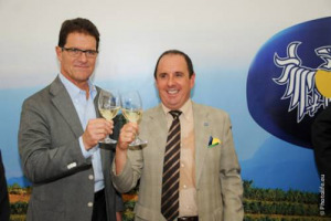 DA WEMBLEY AL FRIULI, DAL &ldquo;THE DELLE 5 O&rsquo;CLOCK&rdquo; AL FRIULANO BEVUTO IN CANTINA: IL CT DEI LEONI D&rsquo;INGHILTERRA FABIO CAPELLO, TORNA IN PATRIA (E&rsquo; DI SAN CANZIAN D&rsquo;ISONZO, GORIZIA) E RIASSAPORA IL GUSTO DELLA SUA TERRA NEI VINI DI VILLA RUSSIZ