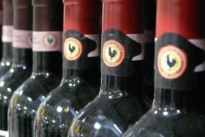 ARCHIVIATO IL 2010, IL CHIANTI CLASSICO PENSA GI&Agrave; A COME SAR&Agrave; IL 2011. L&rsquo;ANNATA E&rsquo; STATA CALDA, MA IL TERROIR UNICO DELLE COLLINE TOSCANE HA SALVATO IL SANGIOVESE, CHE SI PREPARA AD OFFRIRE AL GALLO NERO UN&rsquo;ALTRA OTTIMA ANNATA