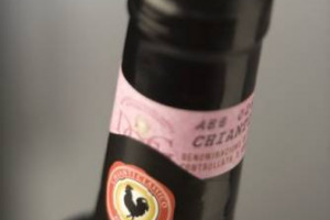 NUOVA PIRAMIDE QUALITATIVA CON SELEZIONE E RISERVA PI&Ugrave; RIGOROSA; SFUSO IN COMMERCIO SOLO SE CERTIFICATO; IL GALLO NERO LASCIA LA FASCETTA E DIVENTA MARCHIO DI TERRITORIO SU BOTTIGLIA: ECCO LA &ldquo;RIVOLUZIONE&rdquo; DEL CHIANTI CLASSICO. FOCUS: I PARTICOLARI