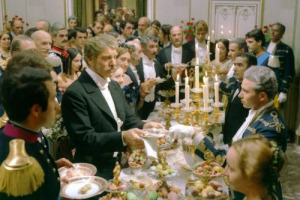 Dalla pasta e broccoli di “Roma città aperta” alle minestre povere de “I soliti ignoti”, il cinema italiano raccontato attraverso 100 ricette da altrettanti film: ecco “Pane, film e fantasia”, l’ultimo libro di Laura Delli Colli