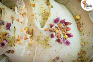 Semplicemente “Pistacchio” ma il più buono al mondo: il miglior gusto di gelato prodotto in Italia, dal gelatiere Alessandro Crispini (Gelateria Crispini, Spoleto), incoronato al “Gelato World Tour”, tra “Gorgonzola e Pere” e “Sapore d’Amatrice”