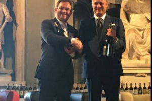 Un &ldquo;gemellaggio&rdquo; tra due grandi Denominazioni del vino e nel segno dell&rsquo;Unesco: Chianti Classico e Champagne gettano le basi per collaborare nella governance dei territori, tutela e promozione dei marchi nel mondo. La firma nelle prossime settimane