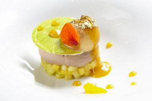 In Germania, prima di fotografare un piatto e condividerlo sui social, fenomeno di gran moda che qualcuno ha definito addirittura “food-porn”, meglio chiedere il permesso allo chef: si rischiano sanzioni per violazione del diritto di autore