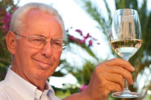 Il mondo del vino piange la scomparsa di Giacomo Rallo, uno dei padri nobili del vino di Sicilia e d&rsquo;Italia, che con Donnafugata, fondata nel 1983, ha segnato la via per il &ldquo;rinascimento&rdquo; siciliano verso la qualit&agrave; e i vini di territorio
