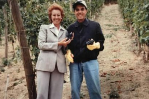 Addio a Gianmarco Moratti, uno dei pi&ugrave; grandi imprenditori del Belpaese. Una vita tra petrolio, amore per il vino, con il Castello di Cigognola in Oltrep&ograve; Pavese, e attenzione per gli altri. A WineNews il ricordo di Riccardo Cotarella