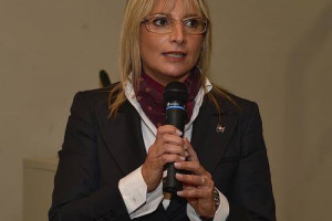 Il ruolo del gentil sesso, nel mondo del vino, &egrave; sempre pi&ugrave; centrale, e la Fisar, per la prima volta nella sua storia, ha una donna al vertice: Graziella Cescon, eletta nuova presidentessa