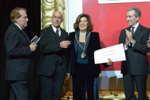 I MINISTRI SOMMELIER ... GRILLI, A CAPO DELL&rsquo;ECONOMIA, SOMMELIER VERO, CON TANTO DI &ldquo;MASTER CLASS BIBENDA&rdquo;, HA PREMIATO LA PASSIONE PER LA CULTURA DEL VINO DEL MINISTRO DI GRAZIA E GIUSTIZA, SEVERINO, CON IL TITOLO DI &ldquo;SOMMELIER ONORARIO&rdquo;