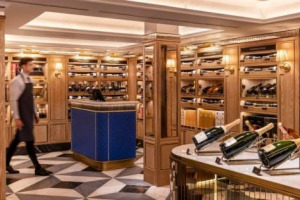 La &ldquo;The Taste Revolution&rdquo; di Harrods: 8.000 metri quadrati dedicati al vino nel cuore del magazzino del lusso icona di Londra, per 1.400 etichette tra le 9 e le 28.000 sterline, in una cantina Art Deco