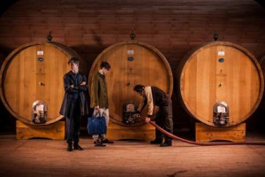 MODA, VINO, UNA MOSTRA, UNA LOCATION D&rsquo;ECCELLENZA, PITTI, ANTINORI E IL MADE IN ITALY COME FIL ROUGE. ECCO LE KEY WORD DELL&rsquo;INCONTRO FRA BACCO E FASHION CON LA CANTINA ANTINORI &ldquo;PASSERELLA&rdquo; D&rsquo;ECCEZIONE DEL SERVIZIO FOTOGRAFICO DEL MAGAZINE &ldquo;IL&rdquo;