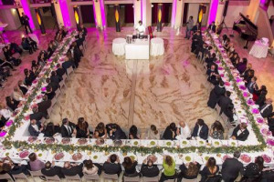 Alta cucina e lirica tornano sul palcoscenico per promuovere la stagione del Teatro Donizetti di Bergamo che da domani, con la Domus, ospita “Il Gusto per la Lirica” tra aperitivi “DeGusto la Lirica” e piatti “melodici” dello chef Giuliano Baldessari