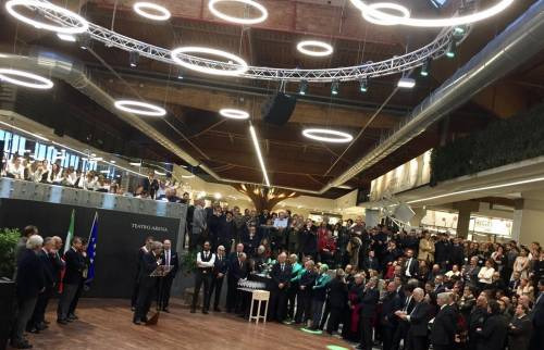 Quasi una riuonione del Governo a Fico, scherza Gentiloni, per Farinetti segno che è passato il messaggio che Eataly World è stato fatto per Paese Italia