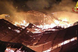 Incendio nella notte alla Garbellotto di Conegliano, storica azienda produttrice di botti che dimorano nelle cantine pi&ugrave; prestigiose del mondo. Ma danno marginale, magazzino e produzione non sono stati toccati dalle fiamme