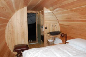 E nel vigneto arrivano le &ldquo;lunotte&rdquo;... Si tratta di botti abitabili per vivere in vigna ed assaporare la particolare atmosfera di questo luogo. Il progetto &egrave; di Sarah Dei Tos, produttrice di Prosecco, che le ha realizzate con Garbellotto e Itlas