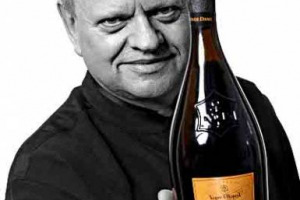 DALLA PRESTIGIOSA DIMORA STORICA DI VEUVE CLICQUOT AGLI ATELIER ROBUCHON “L’ART DE VIVRE” FRANCESE SFILA IN UN TOUR GASTRONOMICO CON L’“ALLEANZA DELL’ECCELLENZA” TRA LO CHEF STELLATO JOËL ROBUCHON E LO CHAMPAGNE CLICQUOT. AL VIA L’AVVENTURA DEL GUSTO