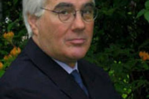 PREZZI ANCORA IN DISCESA PER TUTTI, PROBLEMI DI SOVRAP-PRODUZIONE PER I PRODUTTORI IL NUOVO MONDO E PER LO CHAMPAGNE ... E OCCHIO ALLA CINA. ECCO IL 2010 DEL VINO, SECONDO JOHN MARIANI (BLOOMBERG)