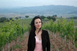 L&rsquo;interesse di capitali stranieri per il vino italiano &egrave; positivo, ma serve attenzione, tra cambio generazionale e offerte irrinunciabili: Kerin O&rsquo;Keefe, Italian editor &ldquo;Wine Enthusiast&rdquo;, dopo cessione di Poggio Antico, a Montalcino, ad Atlas Invest
