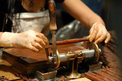 La lavorazione del sigaro toscano