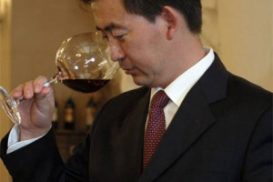 Il futuro del vino in Cina, e le possibilit&agrave; per il vino italiano, nel dialogo tra WineNews e Li Demei, professore di Enologia al Beijing Agriculture College. &ldquo;Per competere davvero con la Francia bisogna investire in promozione ed educazione&rdquo;